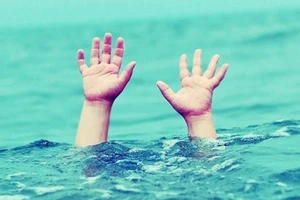 Cặp song sinh tử vong do bị đuối nước