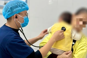 Bệnh viện tuyến trung ương báo động cúm A 'tấn công' trẻ em