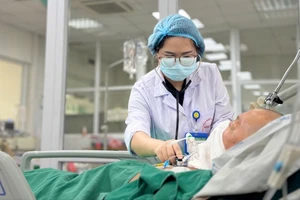 Thoát chết kỳ diệu sau khi 'dính' vi khuẩn ăn thịt người từ Thái Lan về Việt Nam