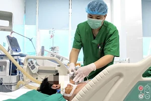 Người đàn ông nhiễm vi khuẩn não mô cầu sau ăn cỗ, tiên lượng dè dặt