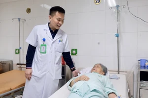 Từ phòng mổ tuyến cuối đến bục vinh danh quốc tế: Dấu ấn bác sĩ Việt