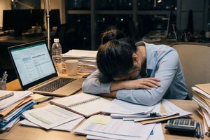 Đề xuất đưa người chịu áp lực công việc vào diện theo dõi tâm thần
