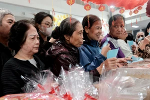 Yêu cầu phát triển mô hình 'sáng đón đi, tối đưa về' để chăm sóc người cao tuổi