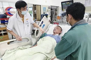 Bất ngờ ngừng tim khi đang chờ kết quả xét nghiệm tại bệnh viện