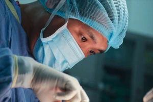 Được cứu sống nhờ ghép lại chính quả thận của mình