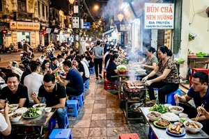 Nóng: Kiểm tra đột xuất bếp ăn, hàng quán tại Hà Nội, Ninh Bình