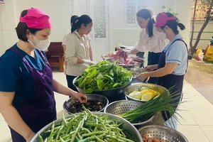 Bộ Y tế: Người đứng đầu phải chịu trách nhiệm với bữa ăn học sinh