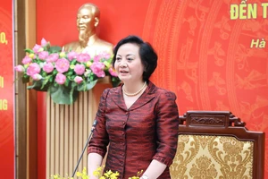 Phó Thủ tướng Phạm Thị Thanh Trà yêu cầu ưu tiên nguồn lực, tăng đãi ngộ cho nhân viên y tế