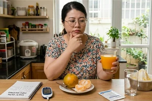 Người tiểu đường nên ăn trái cây hay uống nước ép?