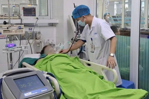 Nhiều người nguy kịch, hôn mê sâu do say nắng, sốc nhiệt