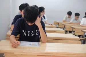 615 học sinh Hà Nội vắng mặt khi làm thủ tục thi lớp 10