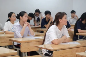 Đề tiếng Anh thi lớp 10 ở Hà Nội năm 2026