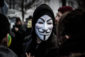 Nhóm tin tặc Anonymous tuyên bố chiến tranh mạng chống lại Nga. Ảnh: PYMCA/UIG/GETTY IMAGES