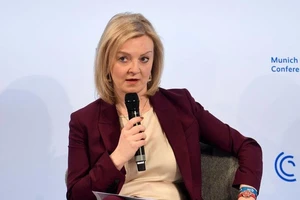 Ngoại trưởng Anh Liz Truss. Ảnh: Andreas Gebert/REUTERS