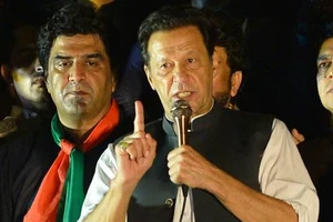 Cựu Thủ tướng Imran Khan tại cuộc biểu tình tối 20-8. Ảnh: Farooq Naeem/AFP