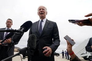 Tổng thống Mỹ Joe Biden phát biểu trước phóng viên. Ảnh: REUTERS