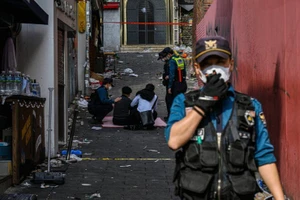 Hàn Quốc triển khai hơn 650 cảnh sát nhằm thắt chặt an ninh trong mùa lễ Giáng sinh sau thảm kịch Itaewon. Ảnh: Shim Hyun-chul/KOREA TIMES