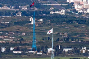 Hàn Quốc muốn "bình thường hóa" quan hệ với Triều Tiên trong năm nay. Ảnh: Im Byung-shik/YONHAP/AP