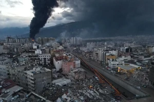 Trận động đất ở Thổ Nhĩ Kỳ và Syria hôm 6-2 có sức công phá tương đương 500 quả bom hạt nhân. Ảnh: Serday Ozsoy/DEPO