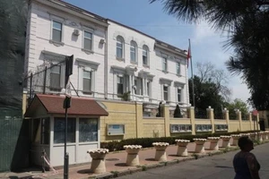 Lãnh sự quán Trung Quốc ở Odessa trúng đạn pháo