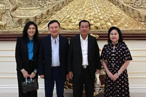 Chùm ảnh: Ông Thaksin, bà Yingluck cùng dự sinh nhật 71 của ông Hun Sen ở Campuchia 