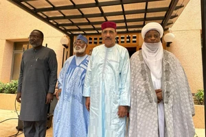 Đảo chính Niger: Phái đoàn ECOWAS lần đầu gặp tổng thống bị lật đổ, hội đàm với chính quyền quân sự
