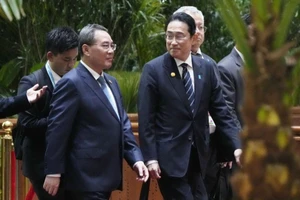 Gặp ông Lý Cường tại hội nghị ASEAN, ông Kishida giải thích lập trường vụ xả thải