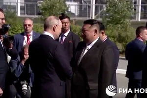 VIDEO: Ông Putin và ông Kim gặp mặt tại tại sân bay vũ trụ Vostochny
