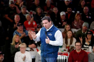 Ông DeSantis rút khỏi cuộc đua tổng thống Mỹ, ủng hộ ông Trump