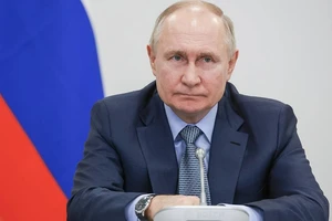 Ông Putin: Máy bay Nga chở tù binh Ukraine rơi là do Kiev bắn
