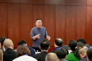 Bữa nào 'thấy không vui', khỏi đi làm