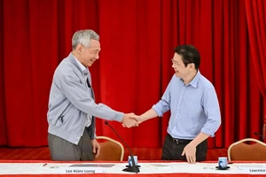 Thủ tướng Lý Hiển Long nộp đơn từ chức