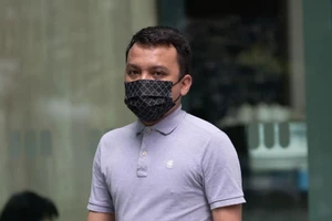 Singapore: Cảnh sát điều tra ngồi tù vì lấy tiền vụ án đi cá độ bóng đá 