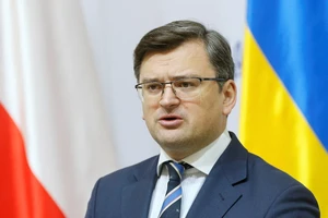 Ngoại trưởng Ukraine đệ đơn từ chức