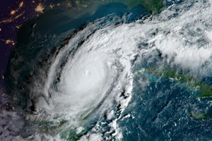 Bão Milton sắp đổ bộ Mỹ, ông Biden hoãn công du nước ngoài