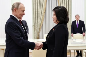 VIDEO: Ông Putin tiếp nữ Bộ trưởng Ngoại giao Triều Tiên