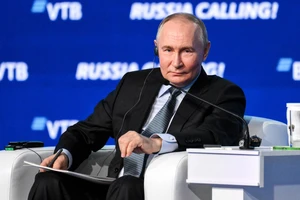 Ông Putin phản ứng việc ông Trump cảnh báo áp thuế 100% với các nước BRICS