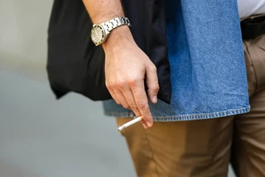 Kinh đô thời trang Milan của Ý cấm hút thuốc lá trên cả đường phố