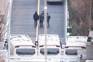 Cơ quan điều tra yêu cầu Bộ Quốc phòng, lực lượng an ninh tổng thống hợp tác bắt ông Yoon