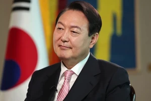 Tổng thống Hàn Quốc được tăng lương dù đang bị luận tội