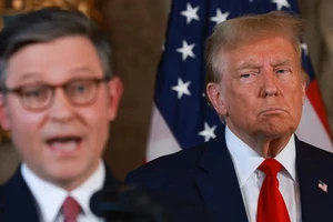 Đảng Dân chủ đang ấp ủ ‘lá bài mặc cả’ nào để đối phó ông Trump?