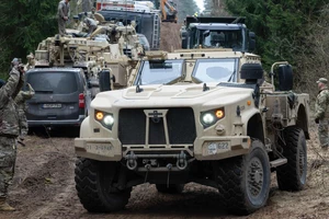 Tìm thấy 3 thi thể binh sĩ Mỹ vụ xe bọc thép lao xuống đầm lầy ở Lithuania