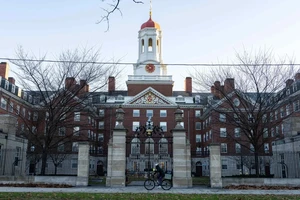 Tổng thống Trump công kích ĐH Harvard, cảnh báo sẽ yêu cầu nộp thuế