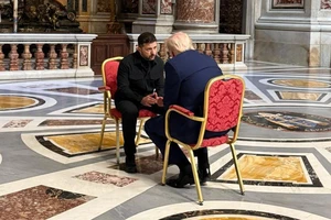 Ông Trump, ông Zelensky có cuộc gặp 'rất hiệu quả' trước khi dự lễ tang Giáo hoàng Francis