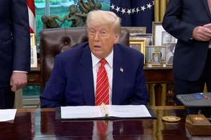 Ông Trump công bố thỏa thuận thương mại đầu tiên kể từ khi đàm phán thuế đối ứng