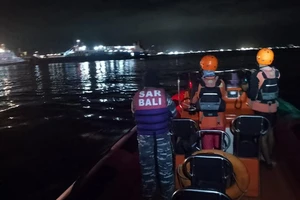 Indonesia: Phà chở 65 người chìm gần đảo Bali, 38 người mất tích