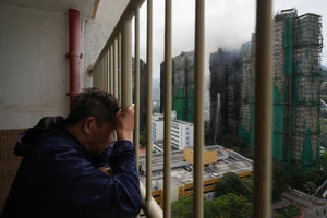 Thảm kịch hỏa hoạn ở Hong Kong và thách thức sơ tán khẩn ở chung cư, cao ốc