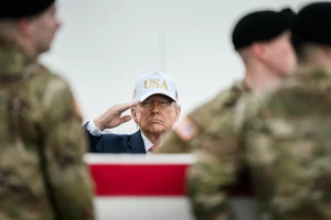 Ông Trump nói Nga ‘có thể’ đang hỗ trợ Iran, bác đề nghị giúp đỡ từ ông Zelensky 