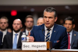 Bộ trưởng Hegseth tranh cãi gay gắt với nghị sĩ Dân chủ khi điều trần Thượng viện về cuộc chiến Iran