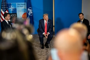 NATO bối rối trước sự thay đổi của ông Trump về việc điều quân đến châu Âu
